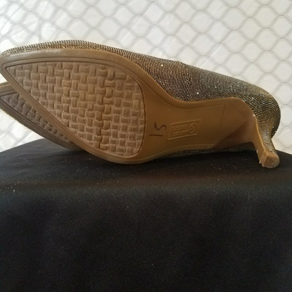 Heels - Picture 5 of 6